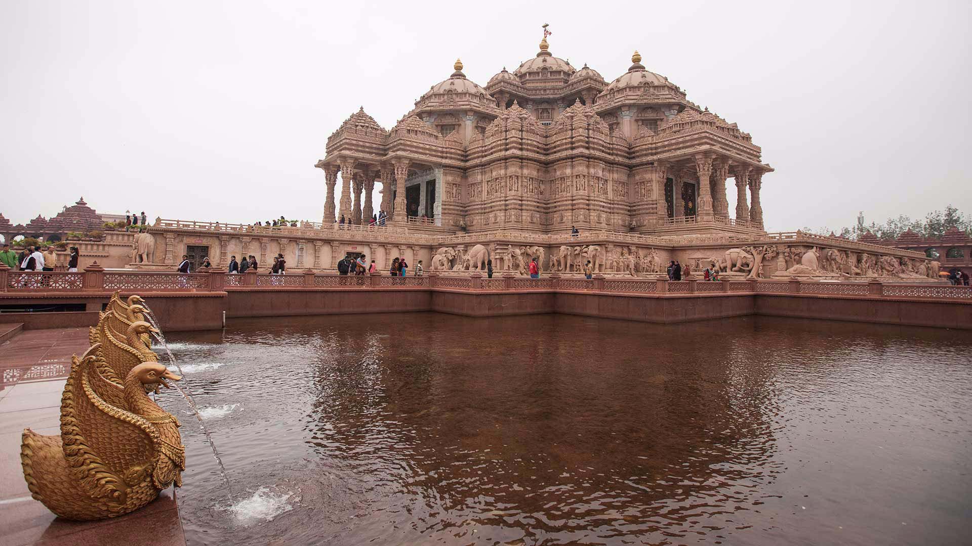 Akshardham Temple | Top 10 visiting places in Delhi 2021 