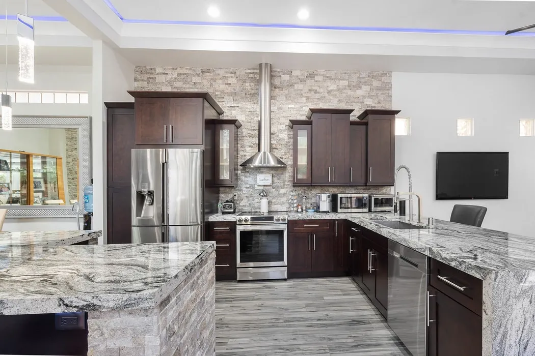 Pros and Cons of Marble Tiles in Kitchen Design
