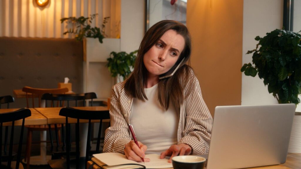 Coworking or a Cafe: Find Your Best Workspace