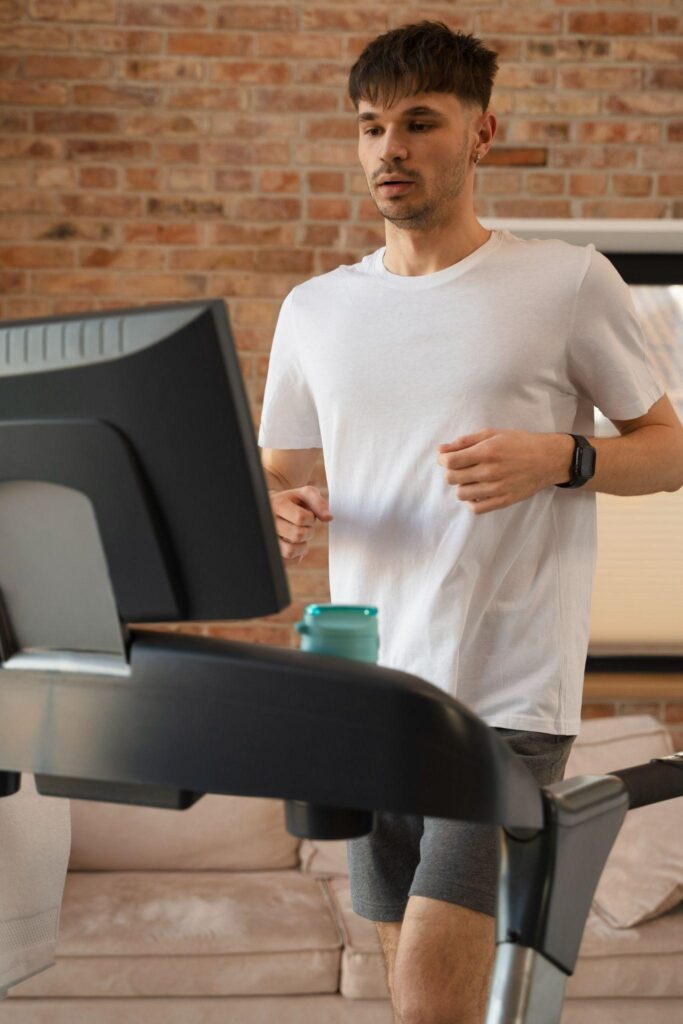 Why Do Fitness Enthusiasts Prefer Loose-Fit Clothing for Training?